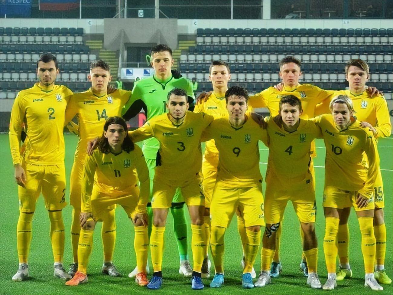 Сборная Украины U19 (на фото) победила Швецию со счетом 2:1