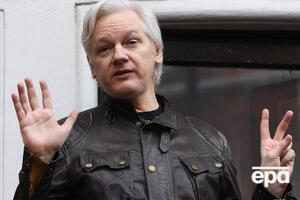 На данный момент Ассанж находится в тюрьме