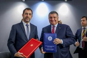 Угоду від імені своїх країн підписали Аваков і Кастанер