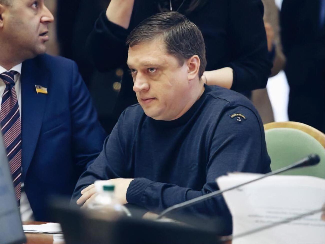 Иванисову 41 год