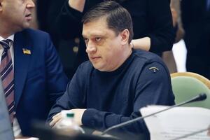 Іванісову 41 рік