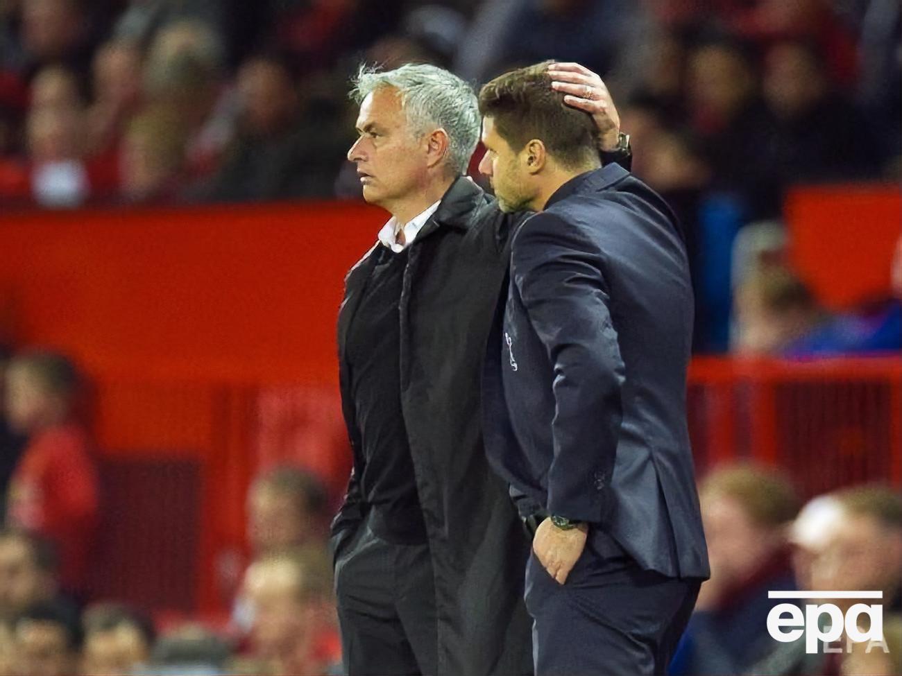 Моуриньо (слева) был назначен тренером "Тоттенхэма" на следующий день после увольнения Почеттино (справа)