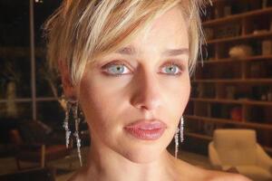 Кларк: Я думала, что не вправе требовать что-то