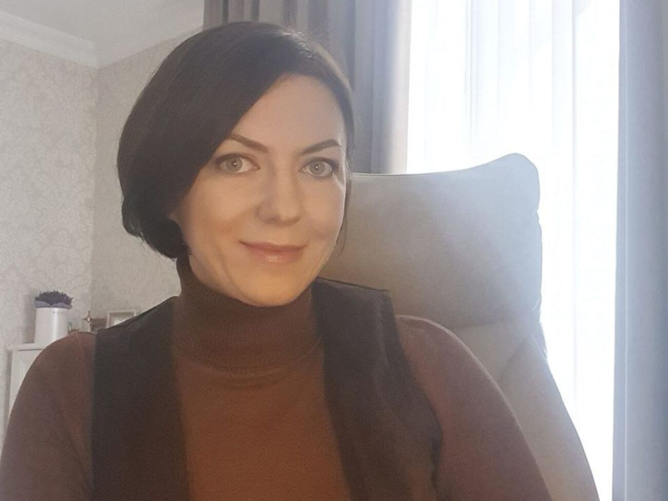 Где в законе написано, что депутат, осужденный в 90-е за изнасилование, должен сдать мандат? Мы же не в Северной Корее и не в России живем