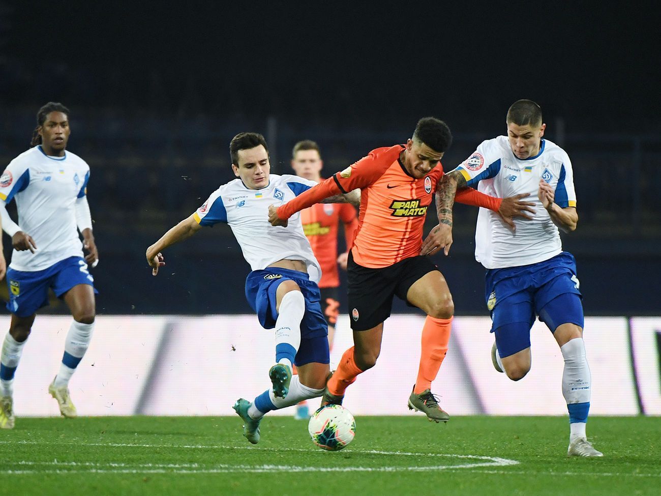 Оголошення російською мовою пролунали під час матчу "Шахтар" – "Динамо"