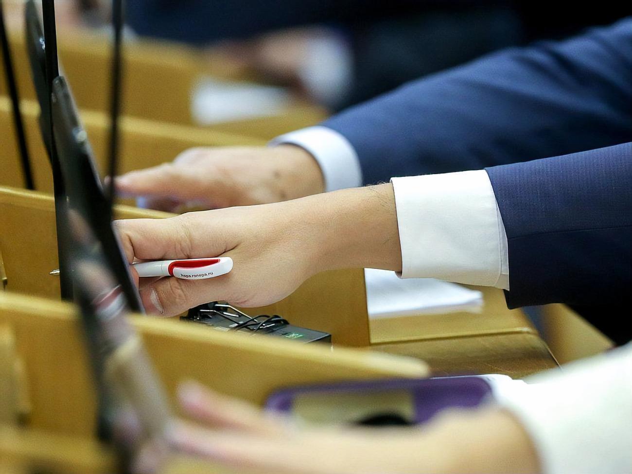 Статус иноагента для физлиц поддержали&nbsp;311 депутатов Госдумы