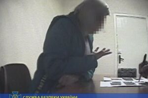 Чиновниці погрожували, що вона більше не зможе відвідувати родичів на окупованій території