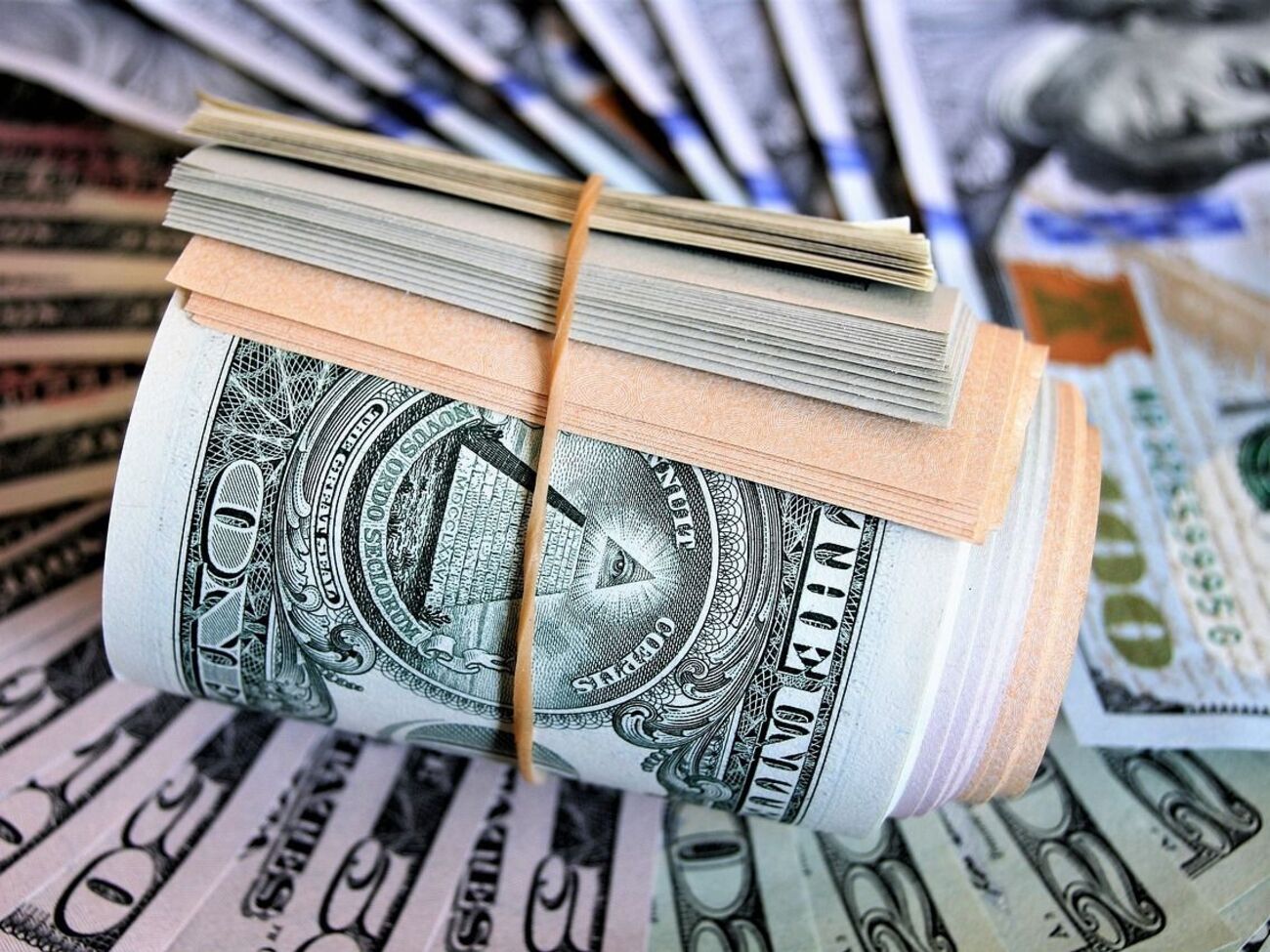 НБУ встановив курс валют на 22 листопада