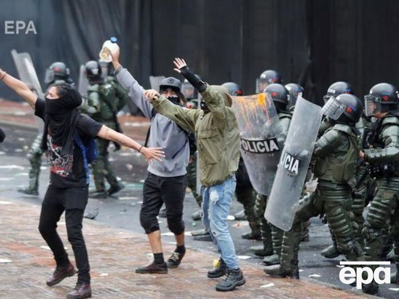 Колумбийцы протестуют против правительства