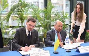 Гончарук (зліва): Через три роки траса Київ – Одеса стане першим автобаном європейського рівня
