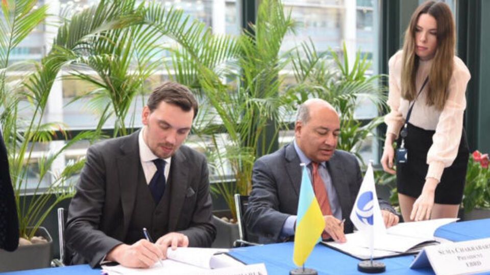 Гончарук (зліва): Через три роки траса Київ – Одеса стане першим автобаном європейського рівня