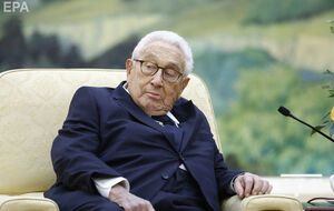 Киссинджер: Пока США и Китай "далеко от того, чтобы было слишком поздно"