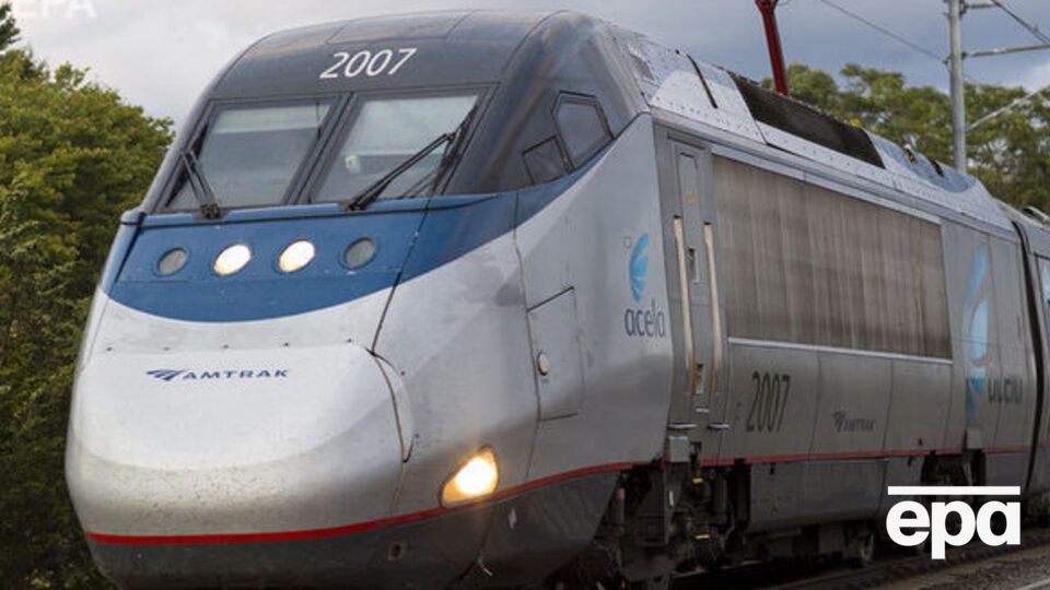 Поїзд фірми Amtrak прямував із Маямі у Нью-Йорк