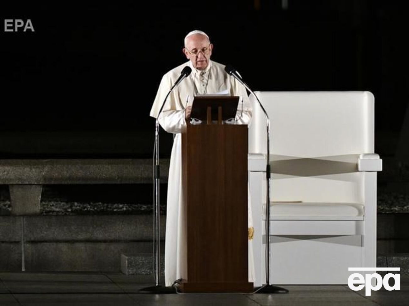 Папа Франциск: Як ми можемо говорити про мир, створюючи одночасно нову жахливу воєнну зброю?
