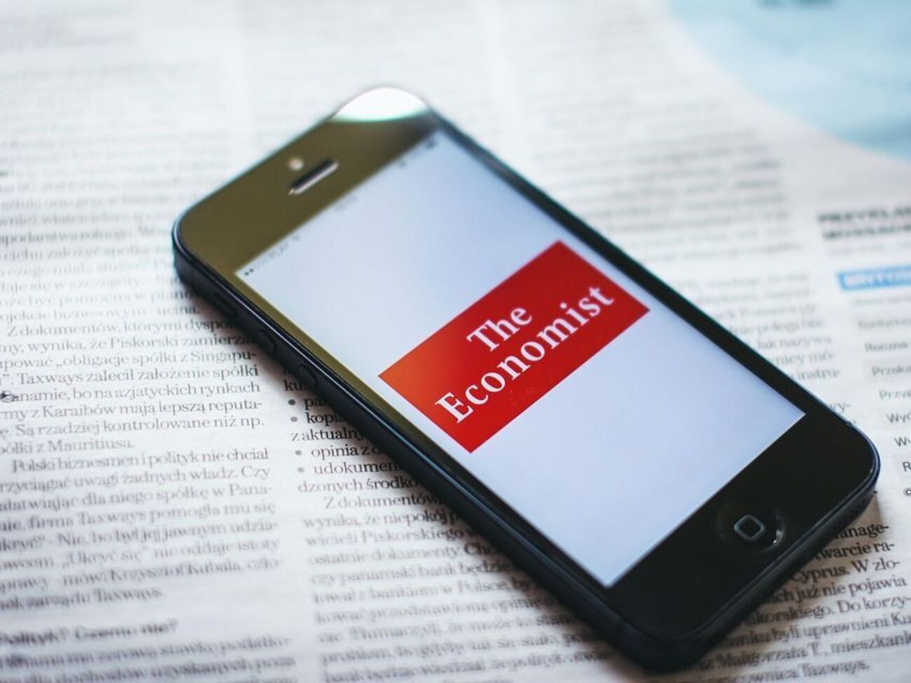 Українське посольство закликало The Economist виправити карту