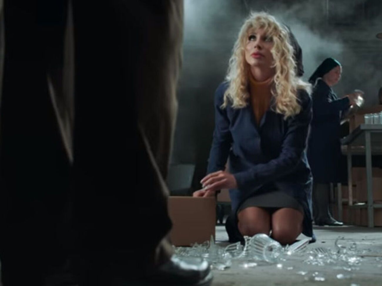 Loboda исполнила роль работницы стекольного завода