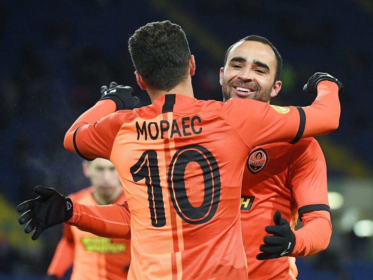 "Шахтер" (на фото) опережает "Динамо" на 13 очков