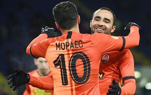 "Шахтер" (на фото) опережает "Динамо" на 13 очков