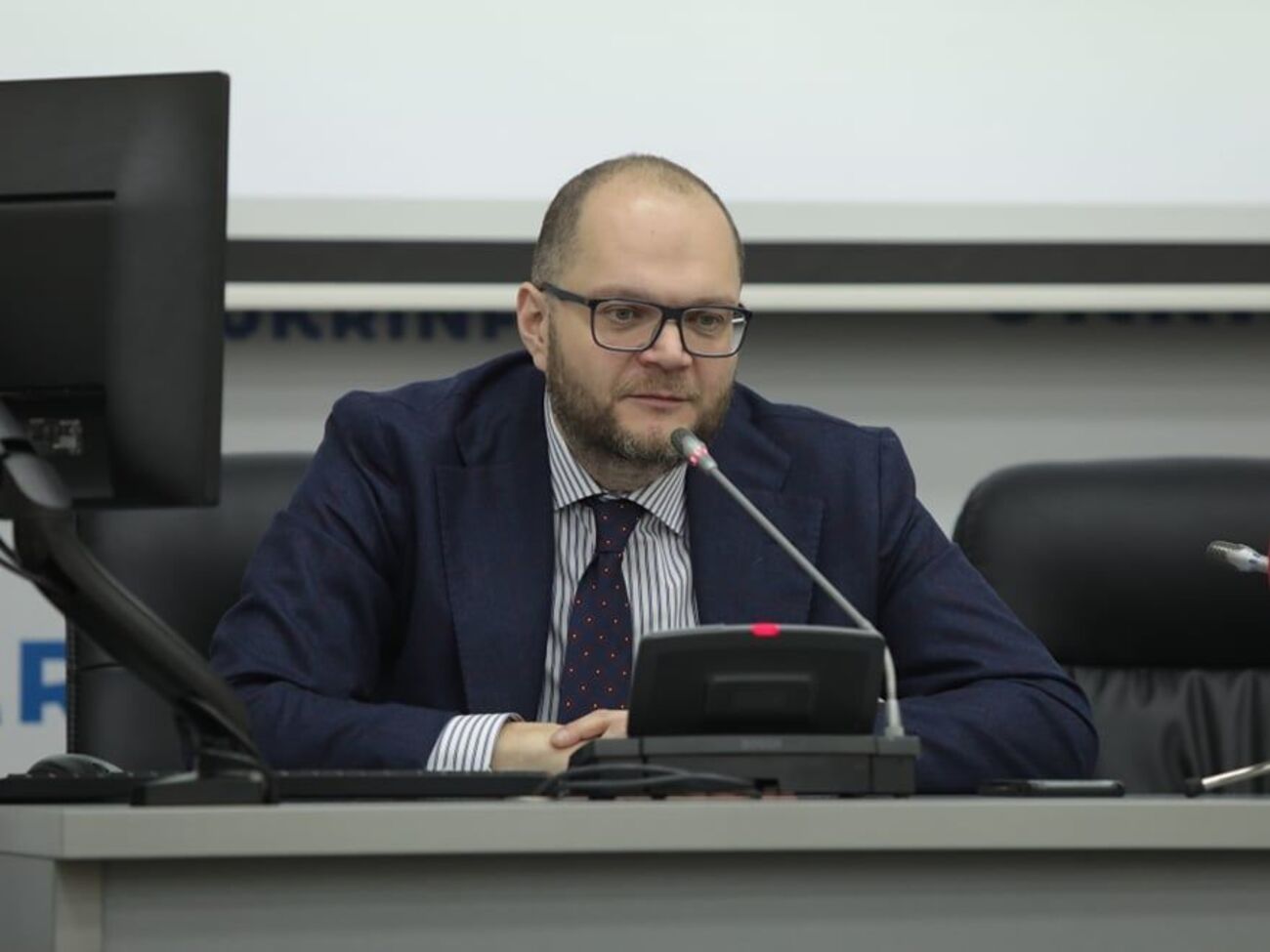 Бородянский: Я был и буду оставаться сторонником критического отношения к власти