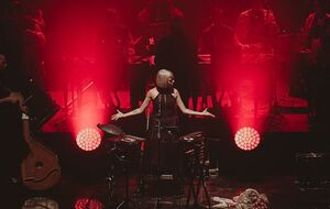 Onuka: Все о возвращении в Канаду, захватывающей красоте Ниагарского водопада и поддержке во время шоу в Торонто