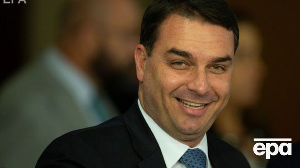 Сын президента Болсонару является депутатом парламента