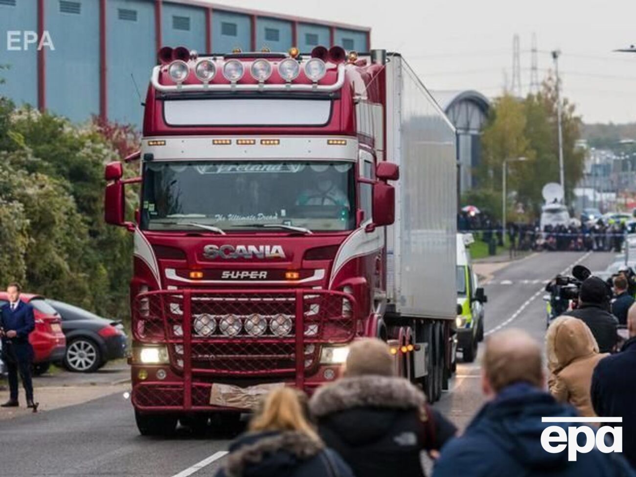 Фуру с телами 38 взрослых и одного подростка&nbsp;обнаружили в промышленной зоне&nbsp;одного из городов графства Эссекс&nbsp;
