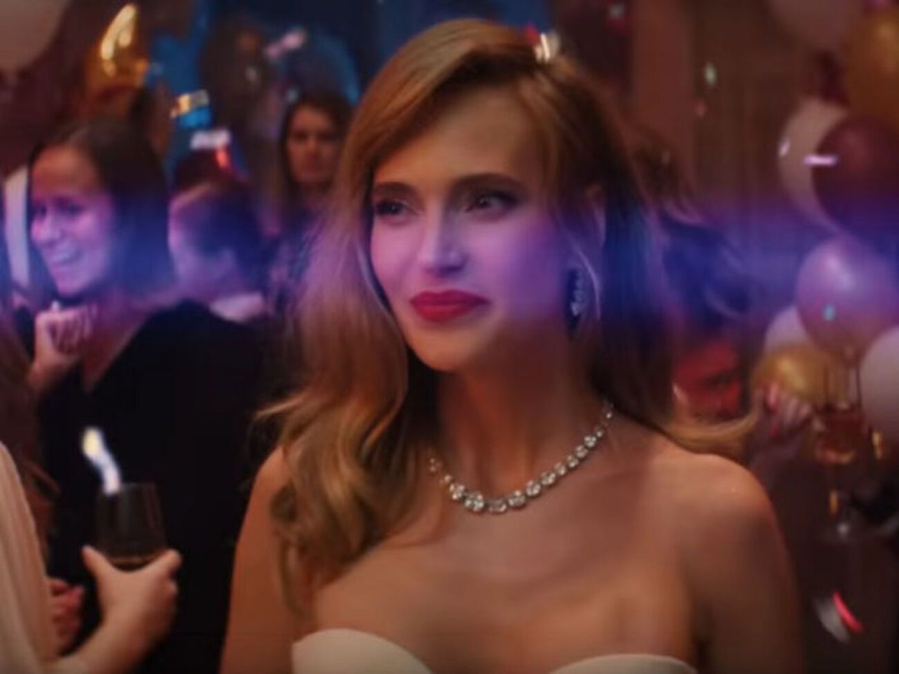 Глюк&rsquo;oZa: Песня "Танцевач" про свободного и раскованного "танцующего человека"