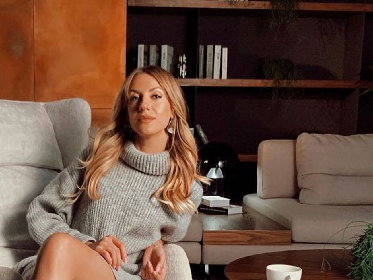 Никитюк сравнила свои снимки без макияжа и с косметикой