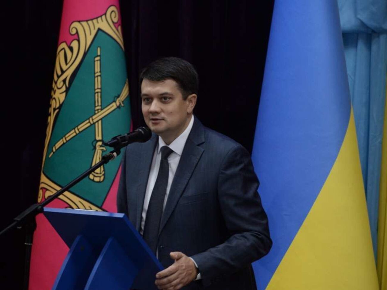 Разумков: Я розумію, що завжди за деякий час буде падати довіра до органів влади