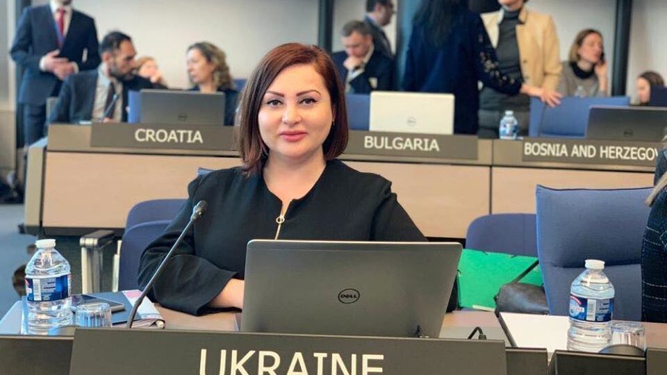 Варченко повідомила, що, за даними слідства, співробітники департаменту СБУ вимагали хабарі