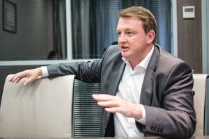 Мы можем покупать газ у России. По рыночной цене. Но мы не можем простить России долг в $3 млрд. Потому что это тупо