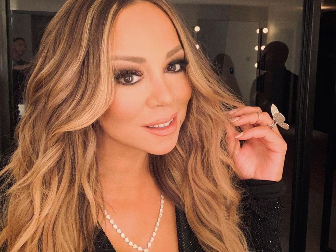 Кери: Очень благодарна вам, Guinness World Records, что почтили меня тремя рекордами в книге "2020"!