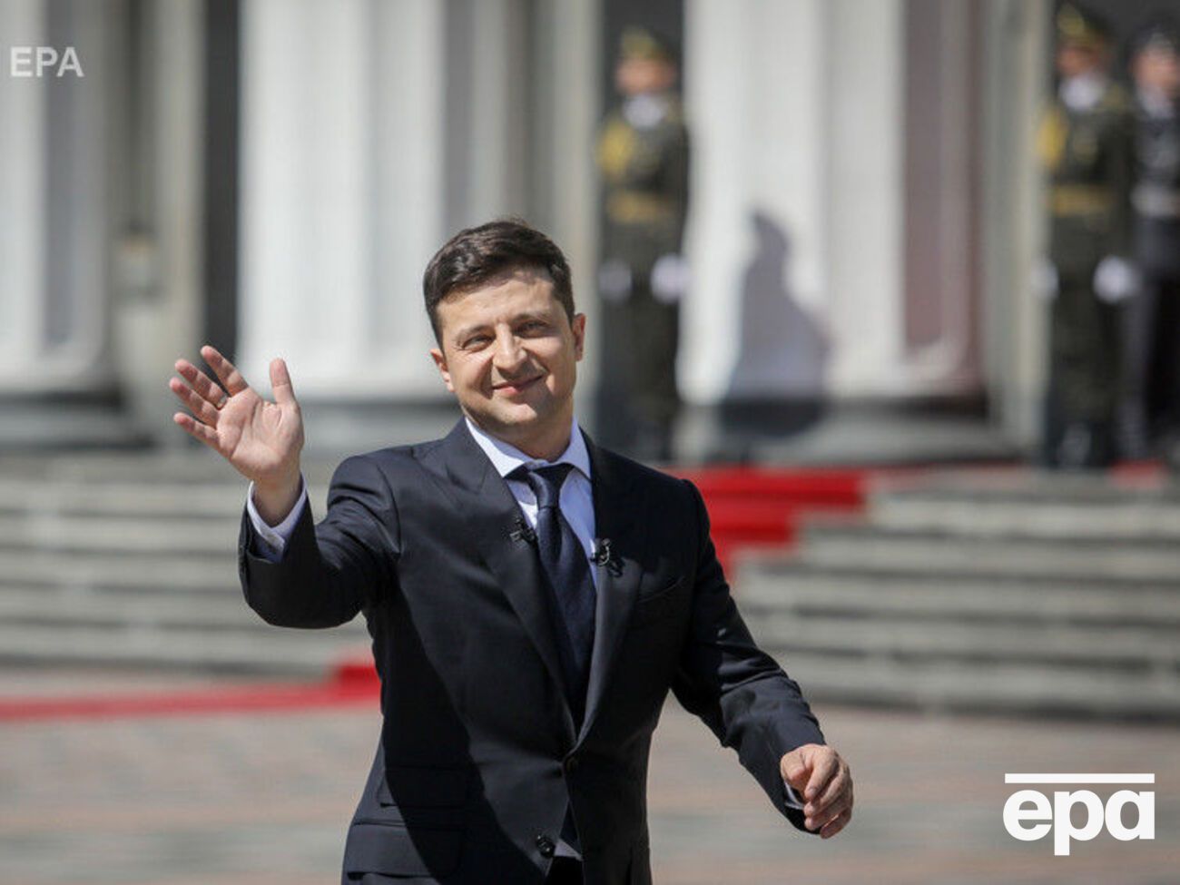 Зеленського вважає ефективнішим за попередника переважно молодь