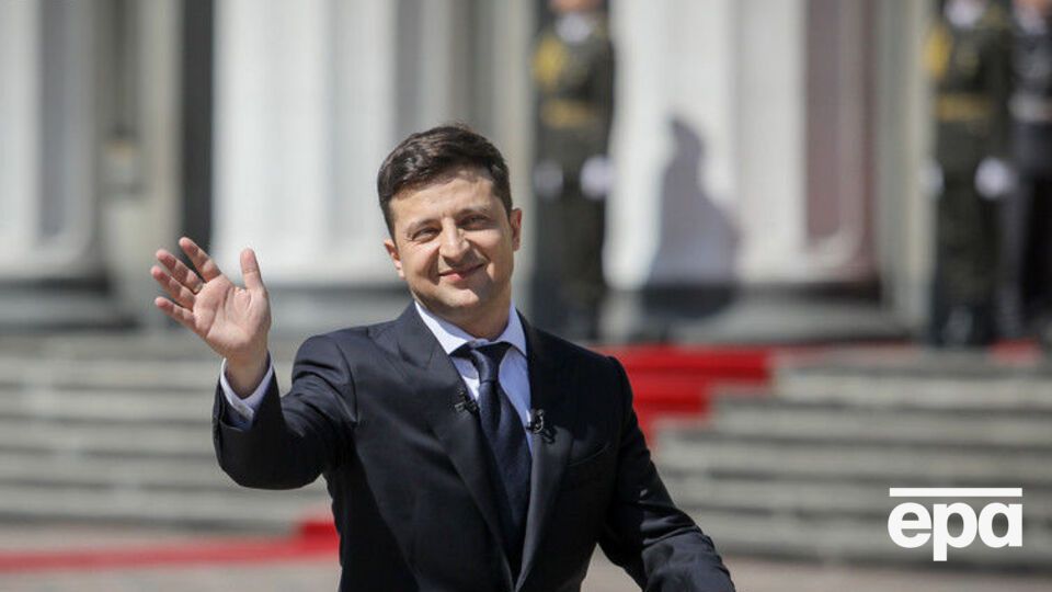 Зеленского считает эффективнее предшественника преимущественно молодежь
