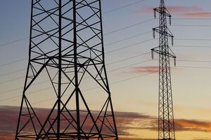 Якщо порівняти російську ціну для України з кінцевими тарифами для населення Росії із ПДВ, то ціна постачання в Україну буде нижчою на 34–36%, зазначає портал