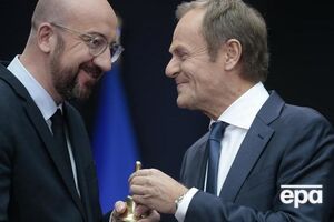 Туск передав Мішелю символ голови Євроради