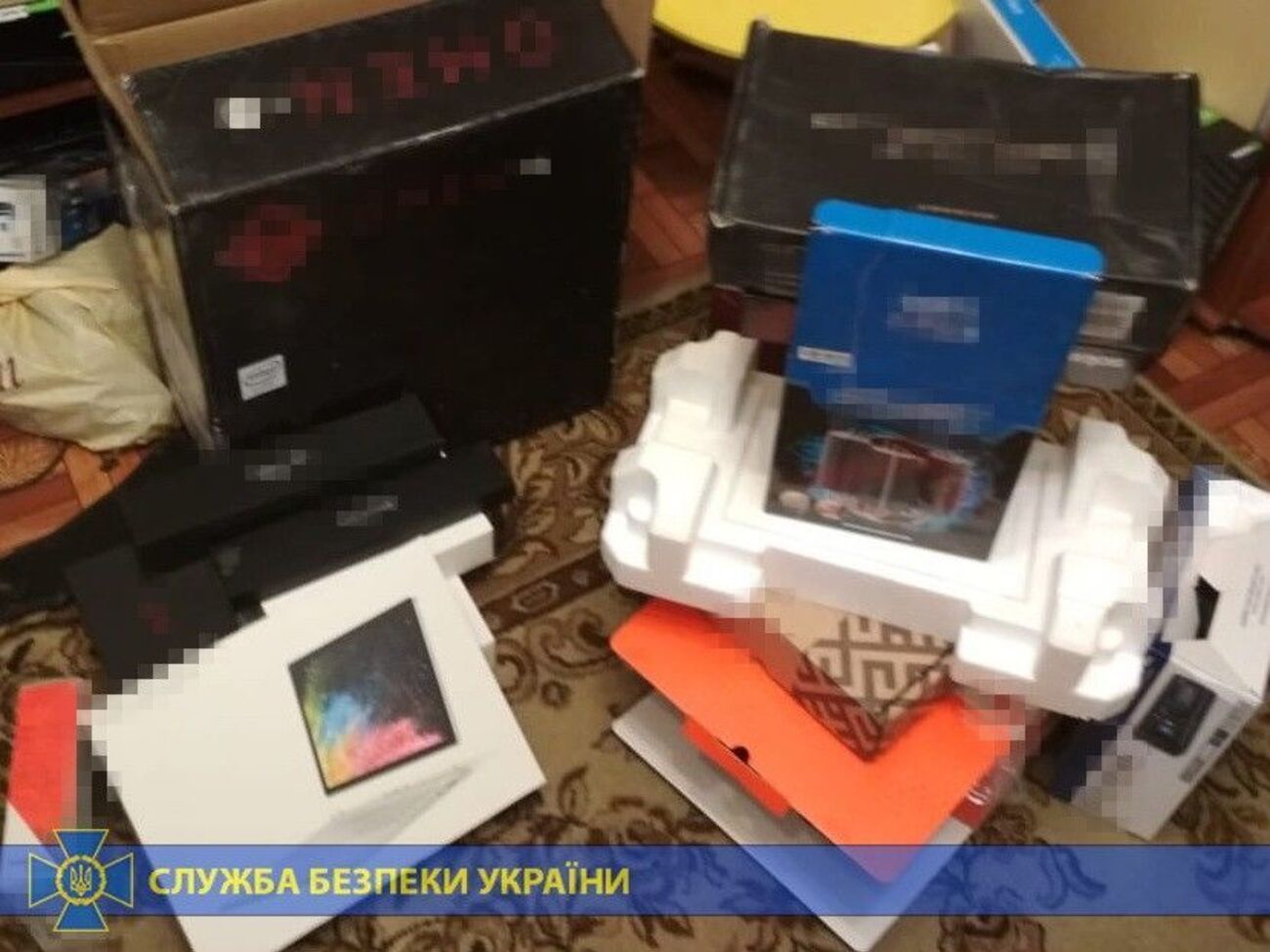 У хакеров изъяли купленную за незаконно полученные деньги технику