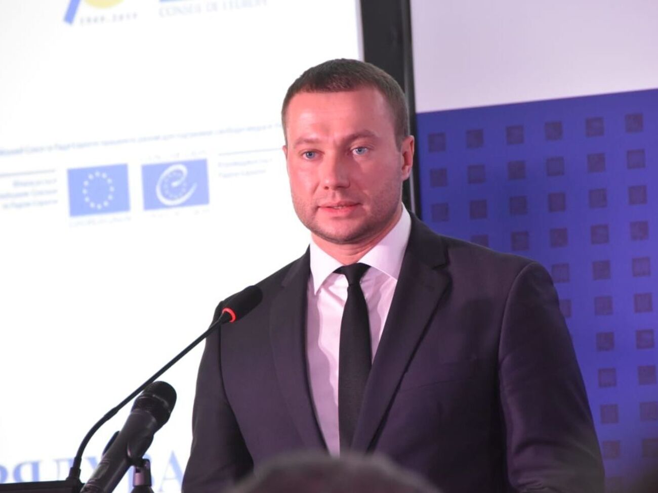 Кириленко зазначив, що питання виплати пенсій за допомогою ОБСЄ "опрацьовується"