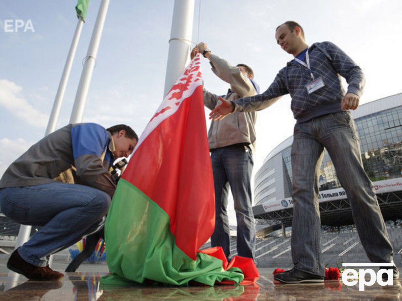 Беларусь подписала с РФ договор о создании Союзного государства в 1999 году