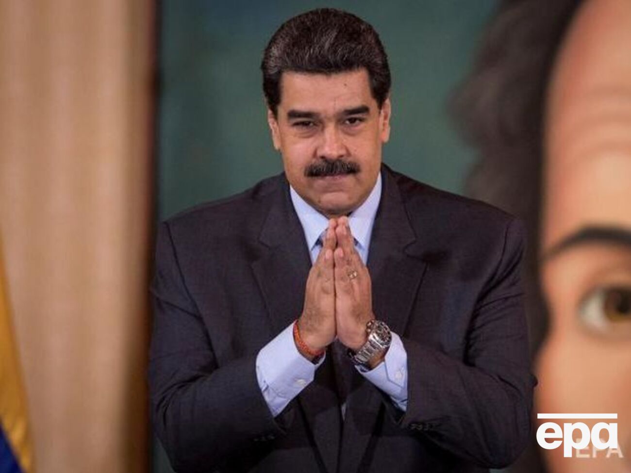 Мадуро призвал "защитить родину от американского империализма и колумбийской олигархии"