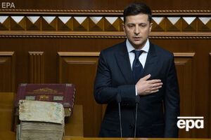 Федоров утверждает, что Зеленский (на фото) мечтал "устранить чиновников, которые лишь требуют денег"