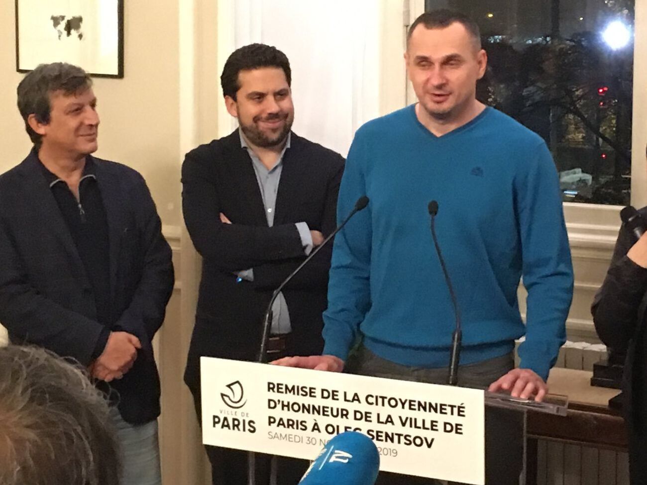 Документы Сенцову вручили спустя год после присвоения звания