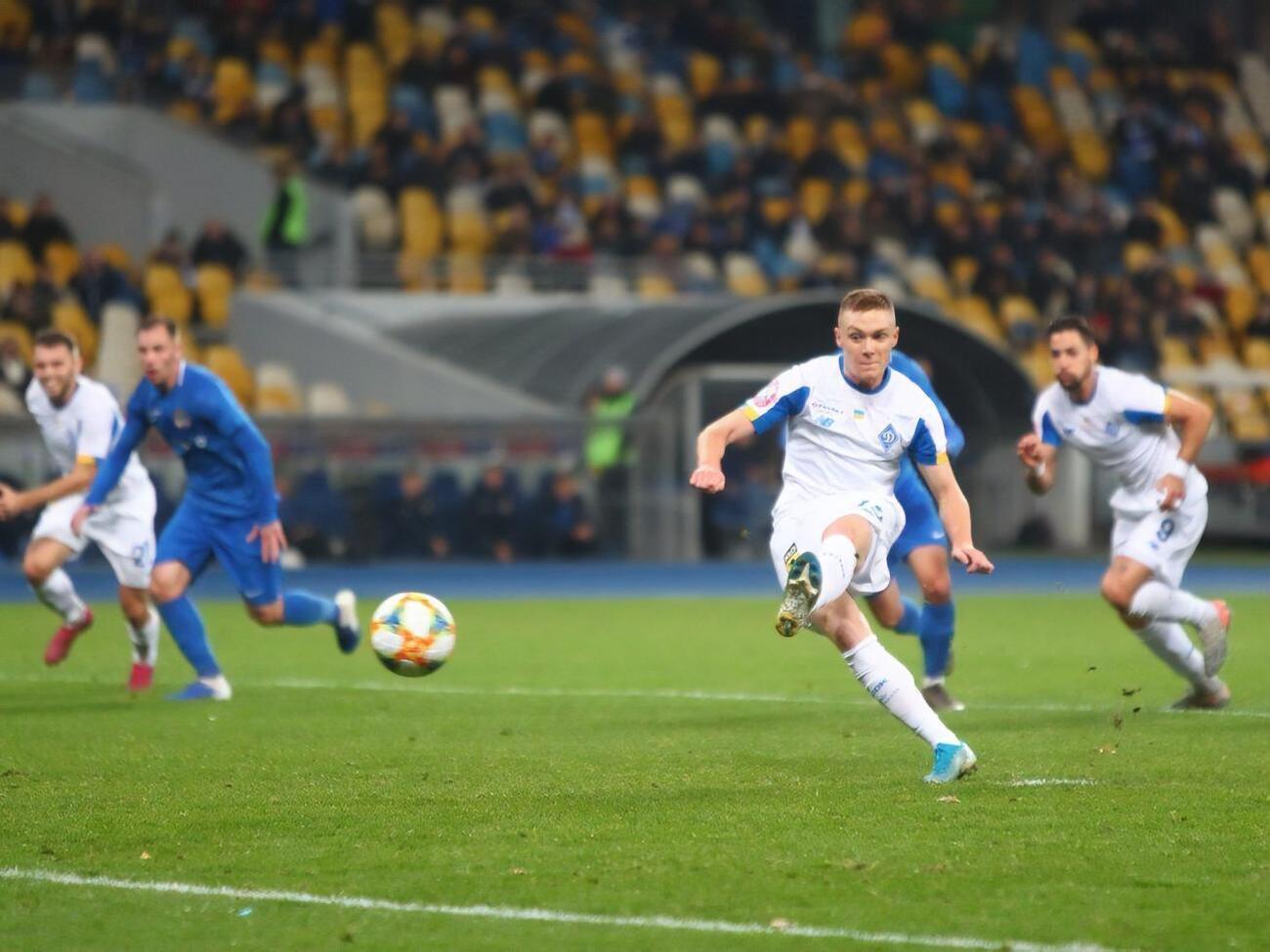 "Динамо" забило "Львову" четыре гола