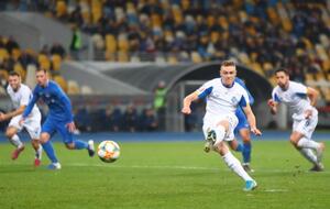 "Динамо" забило "Львову" четыре гола