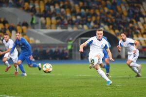 "Динамо" забило "Львову" четыре гола