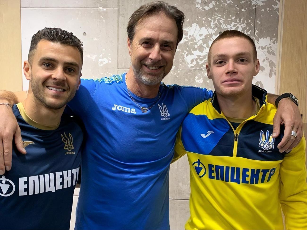 Мальдера (в центре) является аналитиком сборной Украины