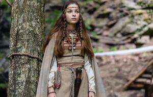 Главную роль исполнила 18-летняя украинка Полина Носыхина