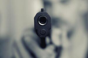 За даними ЗМІ, підприємцям погрожували пістолетом
