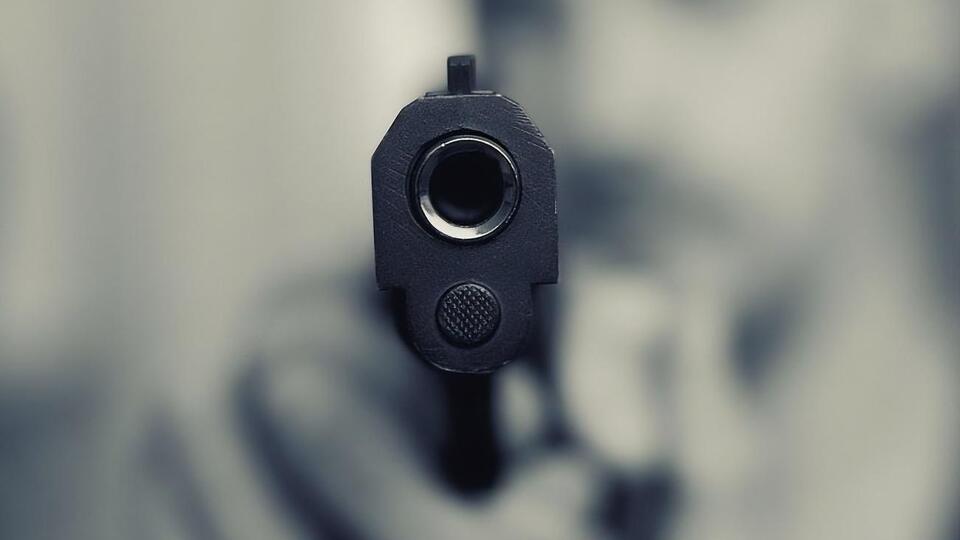 За даними ЗМІ, підприємцям погрожували пістолетом
