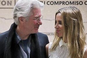 Гир и Силва ждут пополнения в семье – СМИ